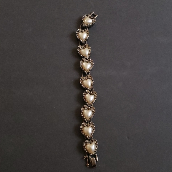 Loft Fashion Jewelry - Women's heart bracelet